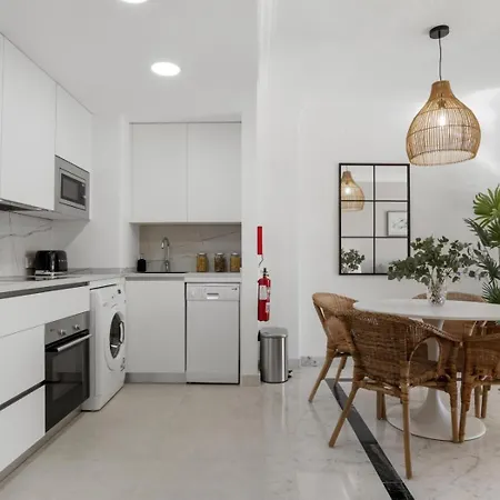 Marina Banus 4 7 L *