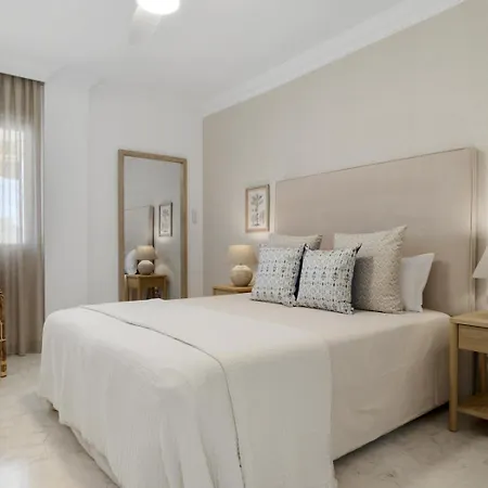 Marina Banus 4 7 L *