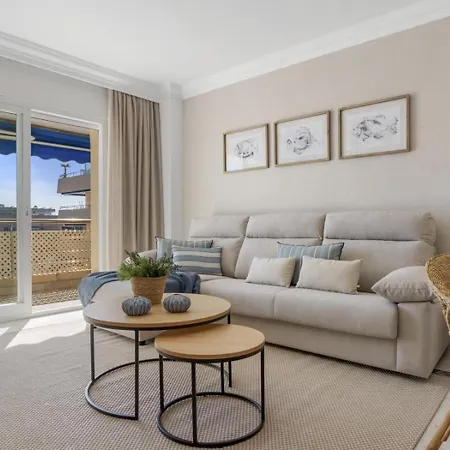 Marina Banus 4 7 L 公寓 马尔韦利亚