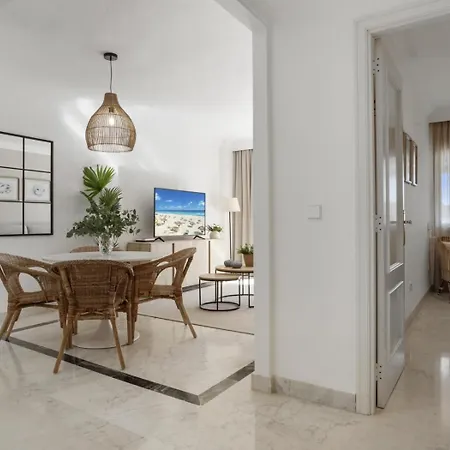 Marina Banus 4 7 L Marbella