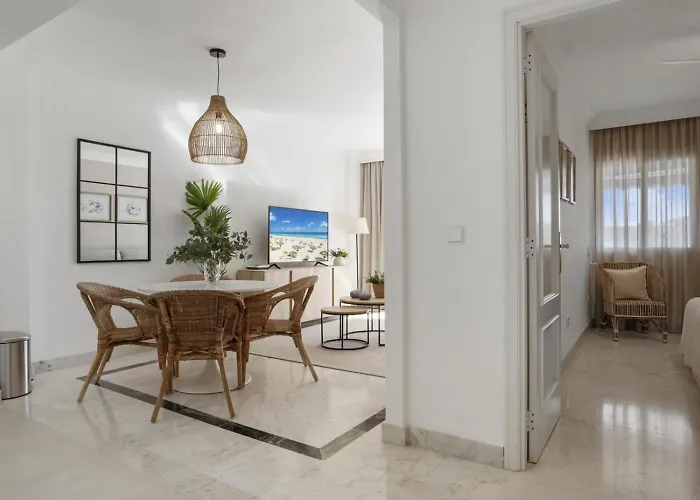 Marina Banus 4 7 L Marbella