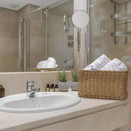 Marina Banus 4 7 L * マルベーリャ